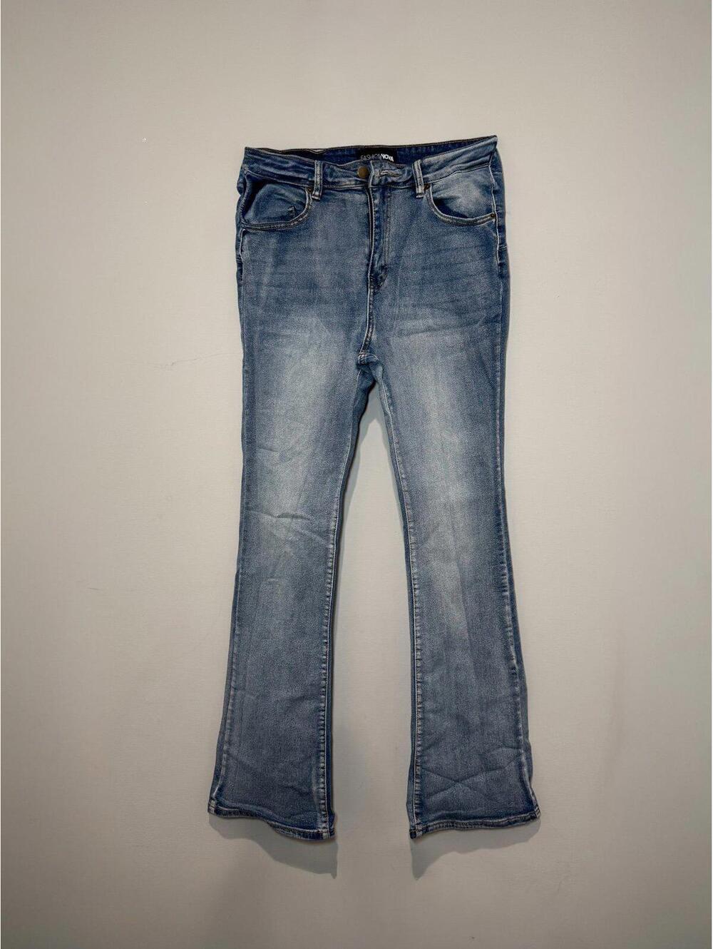 Boot cut jeans